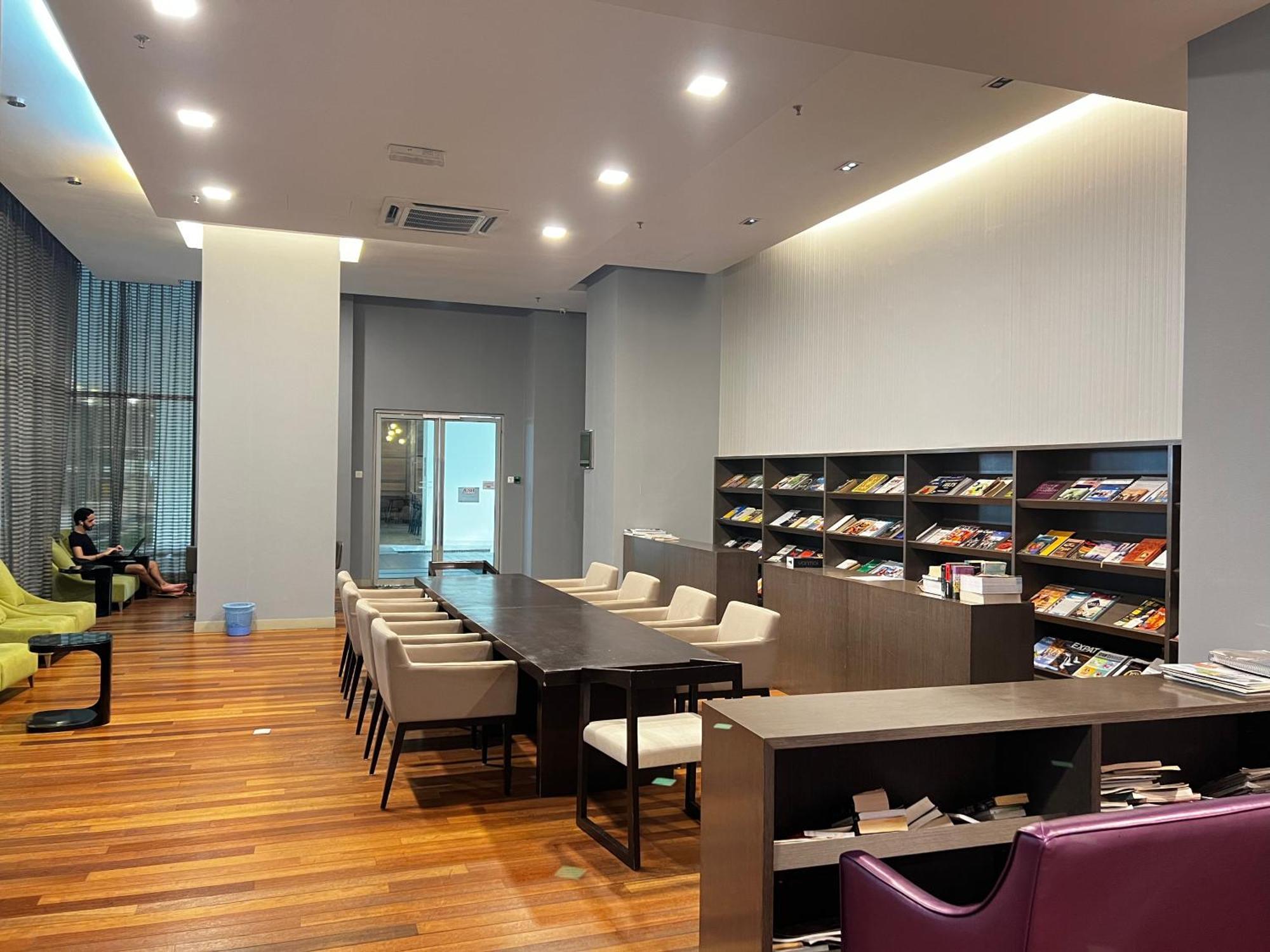 Regalia Spritz Empire Hostel 吉隆坡 外观 照片