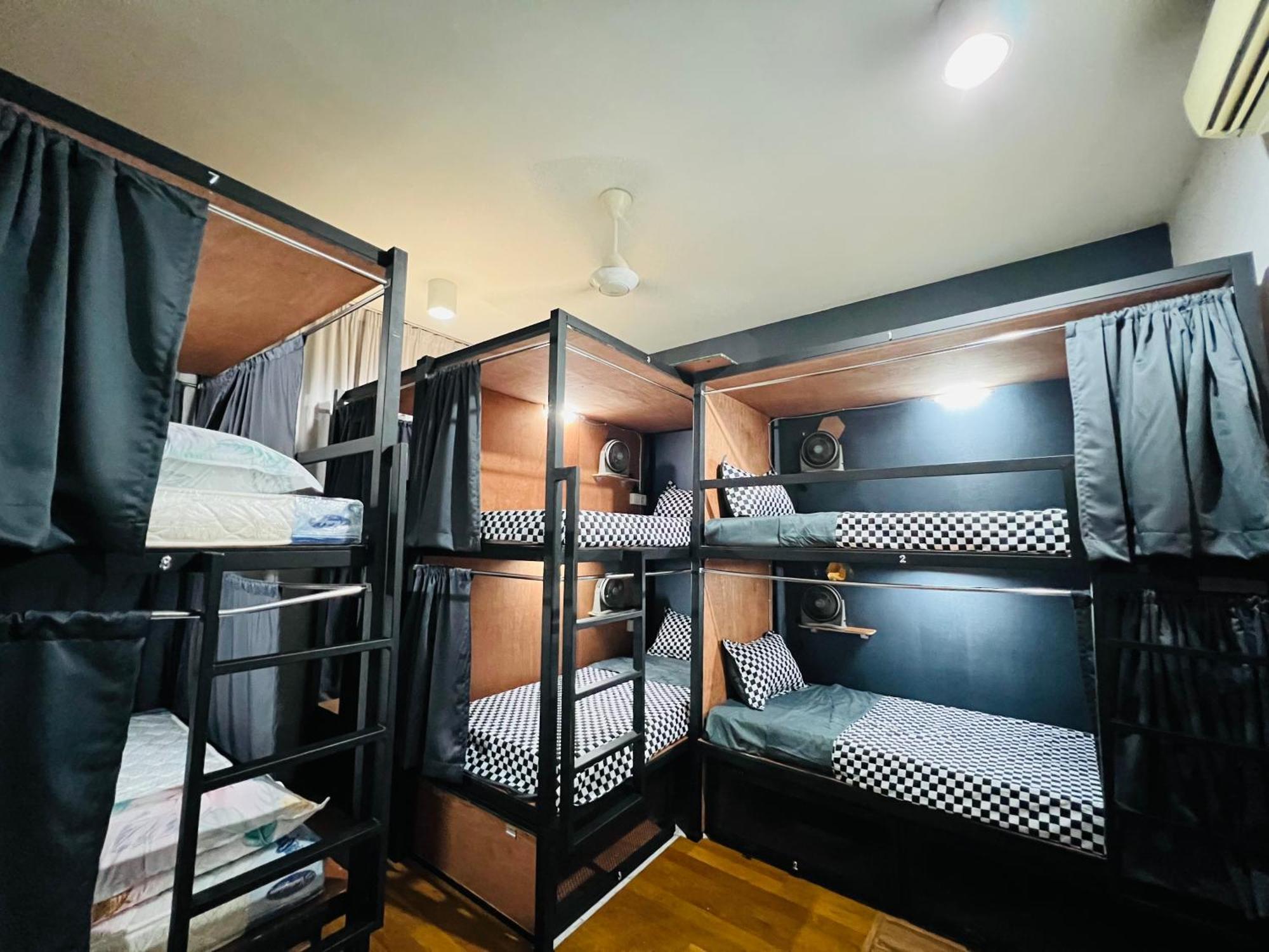 Regalia Spritz Empire Hostel 吉隆坡 外观 照片
