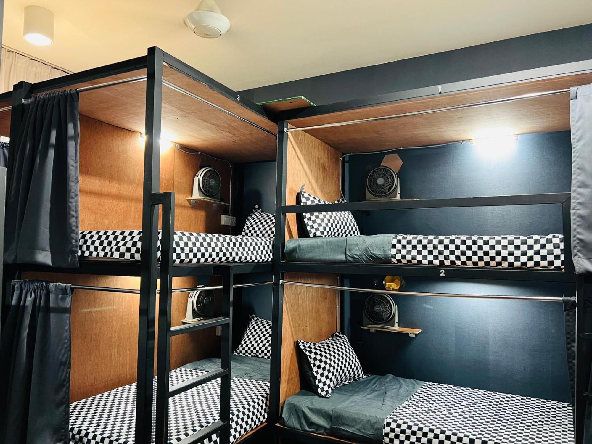 Regalia Spritz Empire Hostel 吉隆坡 外观 照片