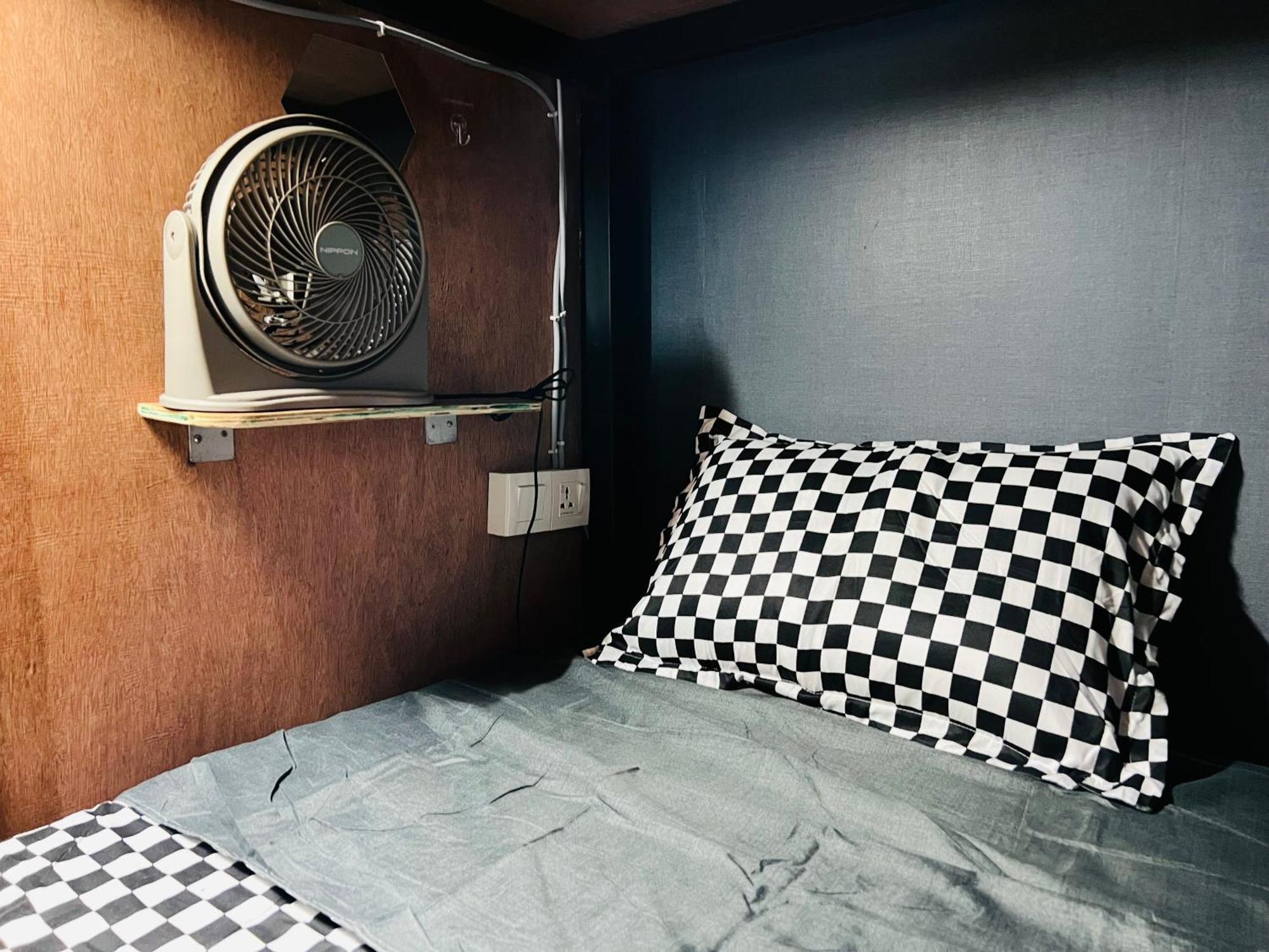 Regalia Spritz Empire Hostel 吉隆坡 外观 照片